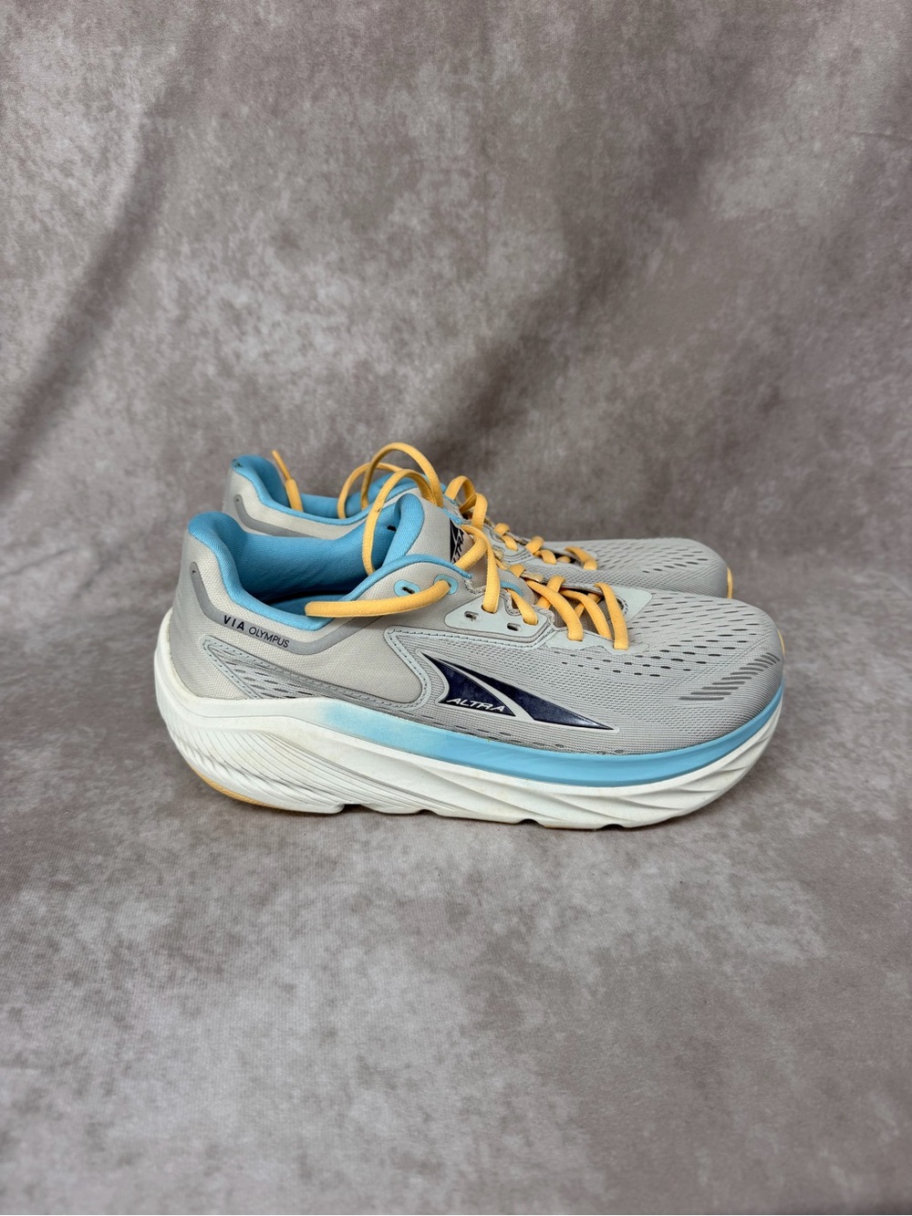 Altra Via Olympus Women’s Running Mesh Low Top Lace-Up Gray/Blue/Yellow
